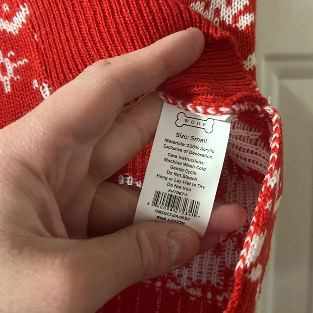 WOOF PET APPAREL PET CHRISTMAS/HOLIDAY SWEATER: NEW WITH TAGS: SIZE SMALL